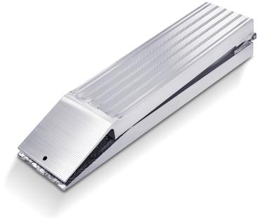 Preview: Auffahrrampe 250x2500mm klappbar (Set á 2 Stk.)  Auffahrrampe klappbar ideal zum Verladen von Geräten wie Strippermaschinen oder Bodenschleifmaschinen in Fahrzeugen.