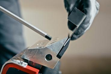 ROLL-STRIPPER RO-3 Messerbefestigung