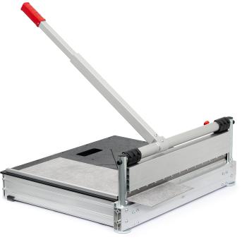 Preview: The heavy-duty flooring cutter IS-645 is designed for cutting various panel sizes, such as LVT flooring, cork, carpet, or laminate, up to 13 mm thick.