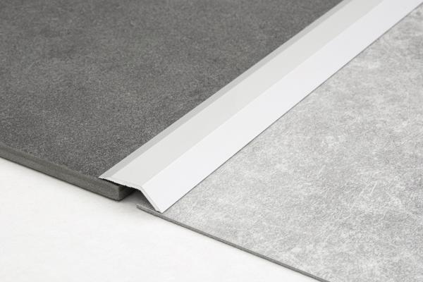 Abschlussprofil 8mm, Alu silber matt selbstklebend, 270cm