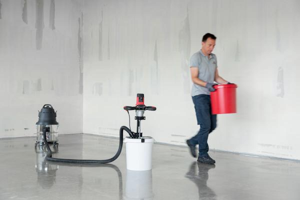 Flexible und universell einsetzbare Halterung für die Befestigung von Handrührgeräten auf handelsüblichen 30 Liter Anrühreimern.