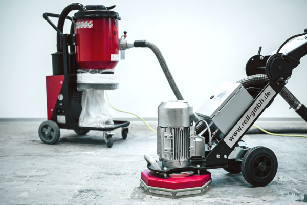 Der Bausauger 2400, 2-motorig Longopac H ist ein leistungsstarker Industriesauger, 2-motorig, mit Filterklasse H, inkl. Filterabreinigungssystem, inkl. Zubehör.