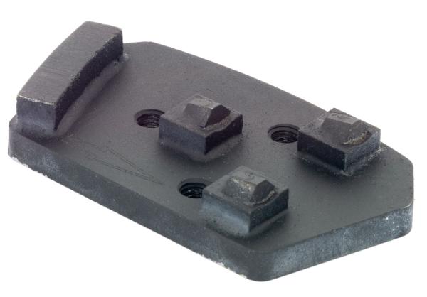 PKD-Frässegment für Fräsarbeiten mit dem ROLL Diamantschleifteller.  Mit 3 trapezförmigen PKD‐Segmenten und einem Diamant‐Stützsegment zur Entfernung aller Arten von Klebstoffen, sowie zum Abfräsen von loser Spachtelmasse, bzw. Spachtelmassefelder, Fliese